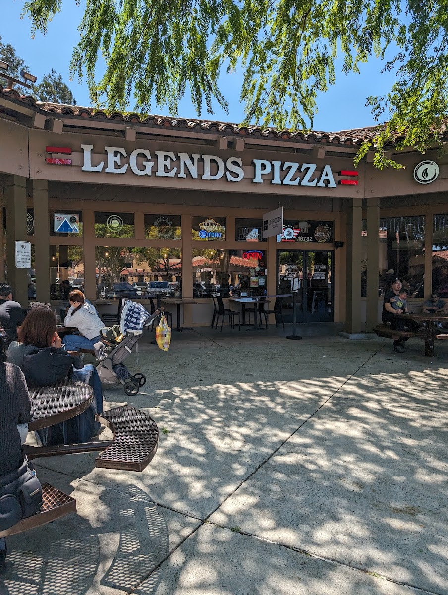 Legends Pizza Co.